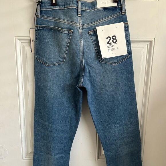 {Re/Done} 90’s High-Rise Ankle Crop Distressed Jeans, NWT sz 28 - Picture 9 of 10